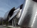 Peter B. Lewis Building? by Frank O. Gehry ???????????