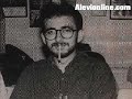 http://www.alevionline.com/index.php?option=com_content&task=view&id=2553&Itemid=74(Orjinal adres)Söz: Ataol Behramoğlu - Müzik: Zülfü LivaneliSivas Katliamı anısına Alevionline.com tarafından hazırlanmıştır.yaşamak bu yangın yerindeher gün yeniden ölerekzalimin elinde tutsakcahile kurban olarakyalanla kirli havadagüçlükle soluk alaraksavunmak gerçeği, çoğu kezyalnızlığını bilerekkorkağı, döneği, suskunugörüp de öfkeyle dolaraktoplanıyor ölü arkadaşlarher biri bir yerden gelerekkiminin boynunda ilmeğikimi kanını silerekkucaklıyor beni metin altıok
