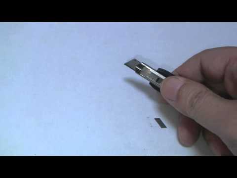 how to snap off box cutter blade