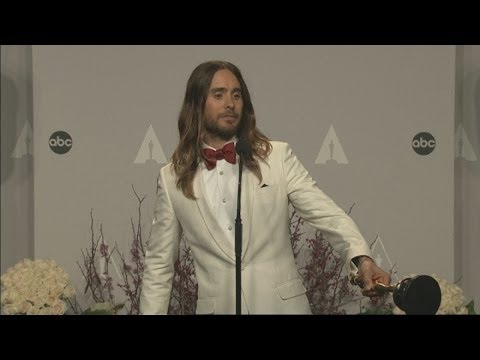 Oscars 2014 Winners Room: Jared Leto gives away Best Supporting Actor Oscar during hilarious speech