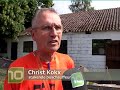 Stakende Veolia chauffeurs verzorgen ezels Stakende Veolia chauffeurs verzorgen ezels