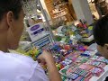Tia, quanto d� 100 reais de bala???