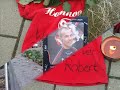 Robert Enke´s Gedenkstätte am Stadion.wmv