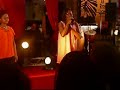 show case de virgin megastore des champs elys�e.
interpr�t� par leah vincent (nala) de la troupe du roi lion a mogador accopagn� des coeurs.
c'etait g�nial :p