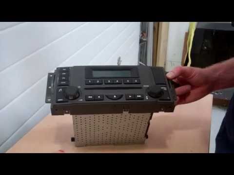 Video showing how to change the fascia on a Land Rover Discovery 3 CD/Radio