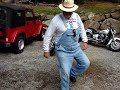 Big Tom chicken dance
