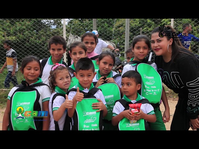 Estudiantes de la cuenca del río Las Ceibas recibieron kits escolares