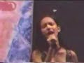 helena mier es compa�era de karen balaguera,en el duo violeta,que participo en factorx.aqui se presento en el teatro santa marta, mucho antes del concurso.