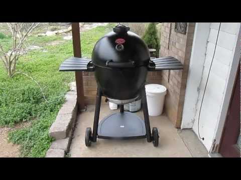 Smoker - Check out our new forum at http://www.kamadoguru.com if you get a chance! This is my walk-through review of the assembly and features of the Char-Griller (Ak...