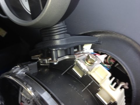 how to fit aygo glove box