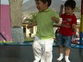 Luis molestando a los chuckys