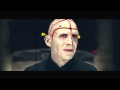 Ralph Fiennes se transforma em Lord Voldemort
