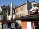 LE CHANTEUR DES OUAIS APRES NOUS AVOIR MONTRE DE BELLES VIDEOS DURANT LA MOITIE DE LA NUIT MET LE FEU AUX TUILES ET FAIT HONNEUR AU PEUPLE INDEPENDANT KOSOVAR
