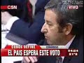 Cobos voto a favor del campo.