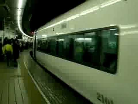 名鉄名古屋駅にて・・・朝のラッシュ時間
