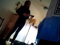 Amanda spelare ukulele & Julia gör gristryne!!