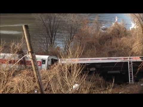 fdny - HERE YOU WILL SEE A MASSIVE RESPONSE FROM THE FDNY, NYPD, PAPD, MTA PD AND EMS SERVICES TO A MAJOR FATAL METRO NORTH TRAIN DERAILMENT IN THE BRONX, NEW YORK ...