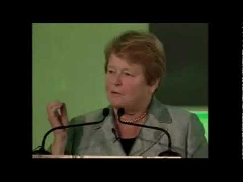 La ex Primera Ministra de Noruega, Gro Harlem Brundtland, habla sobre el cambio climático, el sector energético, control de emisiones, desarrollo y la posibilidad de cambios en estas áreas.