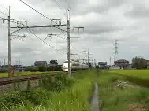 東武鉄道スペーシア１００系。
