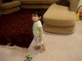 videos de Maleka : cute baby girl playing 75