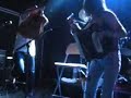extrait de son concert de novembre 2006 � la boule noire � paris...
d�sol� pour la qualit� mais c'est un apn...