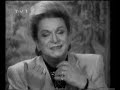 g�ne? her g�n do?ar, her g�n batar. yar?n yeniden do?mak i�in bug�n�n sonunda batmas? gerekmektedir onun. bat??, ruhlara verdi?i h�zn� yeniden tazelemek i�in ka�?n?lmazd?r. gidecek, bir s�re �zlenecek, d�n�?�yle h�z�nler sevince tahvil olunacakt?r.

bir s�re birlikte olduklar?m?z?n kayb?, birlikteli?in s�resiyle ya da yo?unlu?uyla orant?l? olarak �zer bizi. sadece bir s�re i�in gitmi?lerse ne gam! g�zlerimiz nemlenir ve bekleyi? ba?lar. gelecektir nas?l olsa. bir vadeye kadard?r gidi?; hasret �ekilecek ve vade dolunca hasretliye kavu?ulacakt?r. kimiyle 