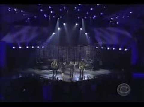 Rascal Flatts with Kelly Clarkson – What Hurts the Most