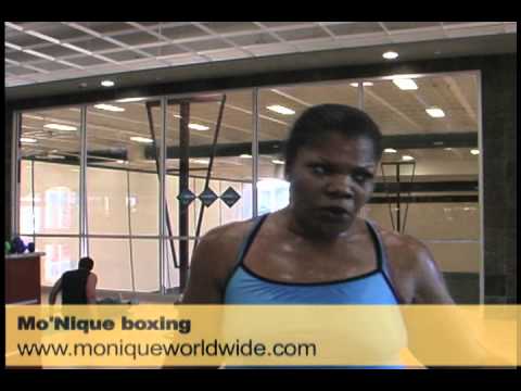 Mo'Nique boxing