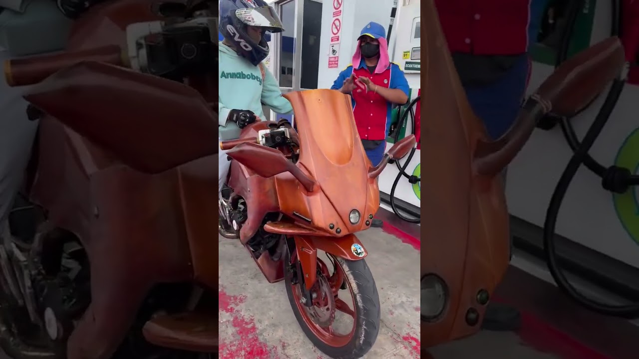 UMA MOTO RÚSTICA