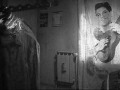 Apparition d'un esprit , fantôme dans une maison hantée Default