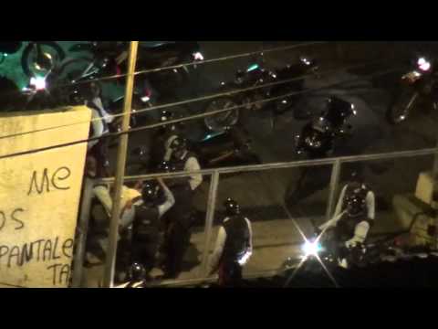 Salvaje represión de la policía venezolana (Aragua, 12 de febrero de 2014)
