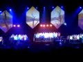 a t� corsica, une vielle et magnifique chanson du groupe qu'ils n'avaient pas chant�s depuis des ann�es, ouverte par les 500 choristes