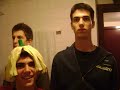 2 gajos a jogar WII . . .