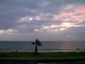 While we were waiting for dinner to be served I took this video from the deck of the restaurant. It was a beautiful setting. Enquanto a gente esperava a comida ser servido eu tirei esse video da praia em frente do restaurante. foi lindo