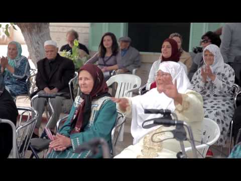 coca cola - Dans la période de transition que nous traversons, la Tunisie a besoin, plus que jamais, de solidarité et de soutien. A travers cette chanson, Coca-Cola souh...