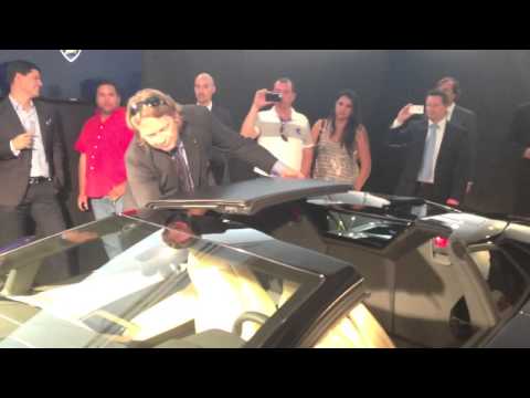 Lamborghini Aventador Roadster Top Install Removal Video