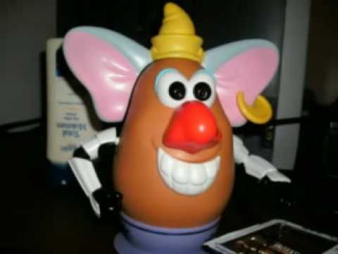 Mr. Potato Head takes a photo of himself every day for 6 years.