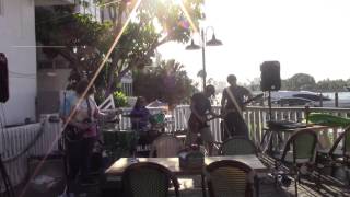 Smells Like Teen Spirit:Nirvana - Cover