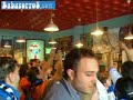 Aficionados del Alavés en un bar del Celta de VIgo Aficionados del Alavés en un bar del Celta de VIgo
