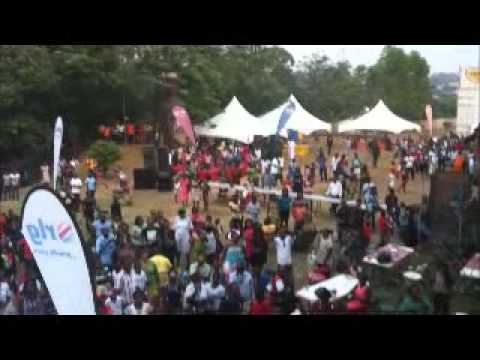 Desmond Elliot dancing azonto?