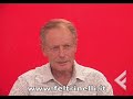 Il re dei camosci è un animale ormai stanco. Solitario e orgoglioso, da anni ha imposto al branco la sua supremazia. Forse è giunto il tempo che le sue corna si arrendano a quelle di un figlio più deciso... Il racconto della la radicalità della natura, dell'