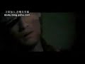 ily this song! :d

lyrics:

?????* ????? ????? 
wu yan ru xuan yai* / feng ling ru cang hai / wo deng yan gui lai
the roof is like a cliff, wind chimes like the ocean, and i am waiting for the swallow to return

????? ????? ????? 
shi jian bei an pai / yan yi chang yi wai / ni qiao ran zou kai
time is scheduled to act out the accident of you leaving quietly

????? ????? ????? 
gu shi zai cheng wai / nong wu shan bu kai / kan bu qing dui bai
the story occurred outside the city [where] there were thick fogs. [i] cant see the dialogue clearly

????? ????? ????? 
ni ting bu chu lai / feng sheng bu cun zai / shi wo zai gan kai
you can't hear that? the sound of the wind never existed, it was the sound of me sighing

??? ????? ????? 
meng xing lai / shi shui zai chuang tai / ba jie ju da kai
awakened [from my] dream, who stood by the window sill and opened the ending

???????? ?????? 
na bo ru chan yi de wei lai / jing bu qi shui lai zhe
the future is as thin as the cicadas wing and cant withstand being torn by anyone

chorus:

????? ???? ????? 
wo song ni li kai / qian li zhi wai / ni wu sheng hei bai
i send you off to a thousand miles away, you are silent, black and white

???? ???? ?????? 
chen mo nian dai / huo xu bu gai / tai yao yuan de xiang ai
perhaps a love so far apart shouldnt exist in this silent era

????? ???? ????? 
wo song ni li kai / tian yai* zhi wai / ni shi fou hai zai
i send you away beyond the end of earth, are you still there?

???? ???? ??? ??? 
qing sheng he lai / sheng si nan cai / yong yi sheng / qu deng dai
where is the zither** sound coming from? its hard to predict life and death. [i will] use [my] whole life to wait

verse 2:

????? ???? ???? ?? 
wen lei sheng ru ling / xun li hua bai / zhi de yi hang / qing tai
i enter the woods upon hearing the sound of crying, [i] search for a white flower, but only get a row of moss

????? ???? ????? 
tian zai shan zhi wai / yu luo hua tai / wo liang xu ban bai
the sky is far away from the mountain, the rain falls on the flower garden, my hair has become white

????? ???? ???? ?? 
wen lei sheng ru ling / xun li hua bai / zhi de yi hang / qing tai
i enter the woods upon hearing the sound of tears. [i] search for a white pear flower, but only get a row of moss

????? ???? ???? 
tian zai shan zhi wai / yu luo hua tai / wo deng ni lai
the sky is far away from the mountain. the rain falls on the flower garden. i wait for you to come.

????? ????? ????? 
yi shen liu li bai / tou ming zhe chen ai / ni wu xia de ai
wearing clothes of white glossy sheen, the transparency shows dust and your flawless love

????? ????? ????? 
ni chong yu zhong lai / shi hua le bei ai / wo lin shi xian zai
you come from the rain and transform sorrow into a poem and i am now wet

????? ????? ????? 
fu rong shui mian cai / chuan xing ying you zai / ni que bu hui lai
a lotus floats on the water, it seems as if the shadows of the boat sails are still there, but you still wont return

????? ????? ????? 
bei sui yue fu gai / ni shuo de hua kai / guo qu cheng kong bai
covered by time, the flower that you said would blossom has become emptiness in the past

??? ????? ????? 
meng xing lai / shi shui zai chuang tai / ba jie ju da kai
awakened [from my] dream, who stood by the window sill and opened the ending

???????? ?????? 
na bo ru chan yi de wei lai / jing bu qi shui lai zhe
the future is as thin as the cicadas wing and cant withstand being torn by anyone

chorus:

????? ???? ????? 
wo song ni li kai / qian li zhi wai / ni wu sheng hei bai
i send you off to athousand miles away, you are silent and black and white

???? ???? ?????? 
chen mo nian dai / huo xu bu gai / tai yao yuan de xiang ai
perhaps a love so far apart shouldnt exist in this silent era

????? ???? ????? 
wo song ni li kai / tian yai* zhi wai / ni shi fou hai zai
i send you away beyond the end of earth, are you still there?

???? ???? ??? ???
qin sheng he lai / sheng si nan cai / yong yi sheng / qu deng dai
where is the zither** sound coming from? its hard to predict life and death. [i will] use [my] whole life to wait

-i do not own anything -