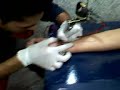 Leticia fazendu sua primeira Tatto
