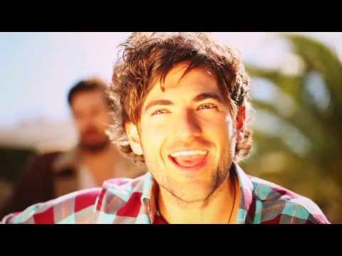 Elliot - Candidatos a artista revelación 2013, Ya puedes votar en: http://bit.ly/QLBLE6 iTunes: https://itunes.apple.com/es/album/despacito-y-con-buena-letra/id712300...