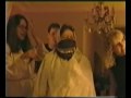 Mama inventandose la danza del vientre con la cortina.flv