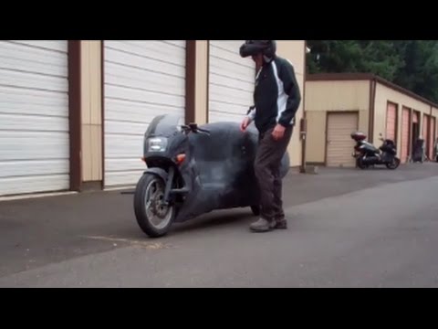 GyroCycle es la primer motocicleta eléctrica de equilibrio automático