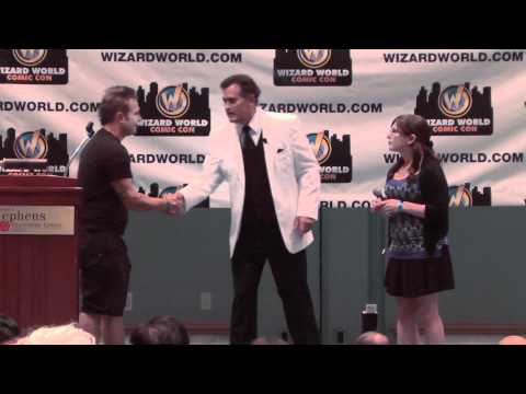 bruce_campbell - You know him, you love him, the one and only Bruce Campbell is back to answer questions at Chicago Comic Con. As always, the fans ask some interesting questi...