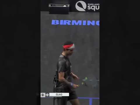 We often talk about ‘good hands’ here at SquashSkills and this is a great example of just that 