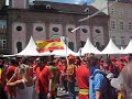 fiesta que se monto en las calles de inssbruck antes del partido