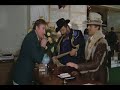 Doug (Agente Mason) e Rosco (Agente Steinberg) arrivano all'albergo 